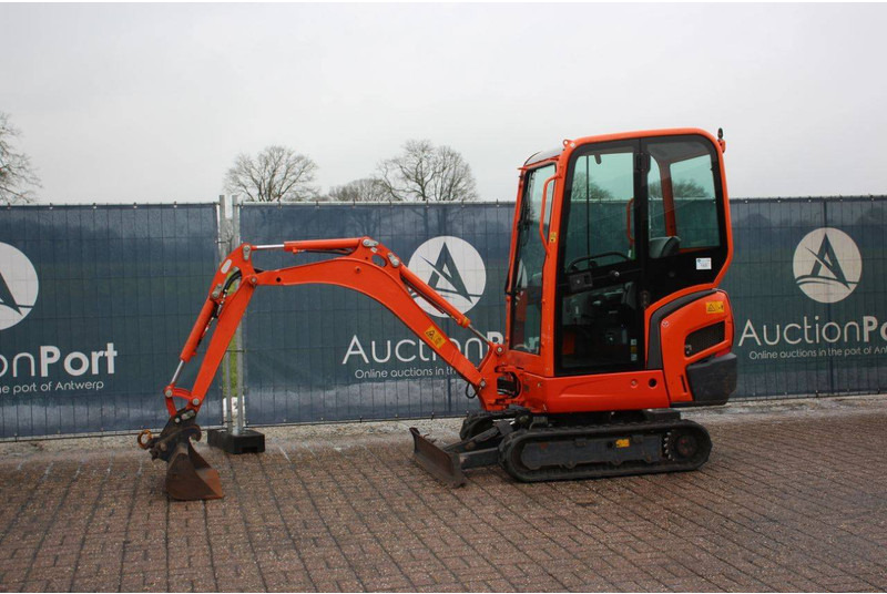 Kubota KX016-4 - Mini excavator: picture 1 Kubota KX016-4 - Mini excavator: picture 1