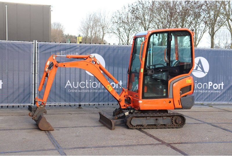Kubota KX016-4 - Mini excavator: picture 1 Kubota KX016-4 - Mini excavator: picture 1