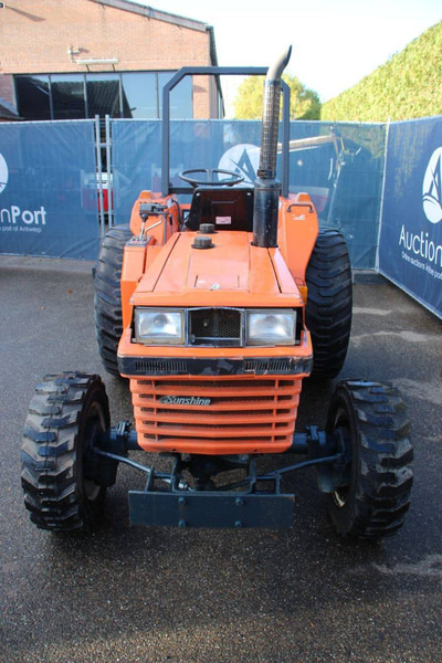 Kubota Sunshine L1-R26 Reverser - Farm tractor: picture 4 Kubota Sunshine L1-R26 Reverser - Farm tractor: picture 4