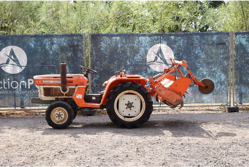 Kubota ZB1600 - Farm tractor: picture 2 Kubota ZB1600 - Farm tractor: picture 2