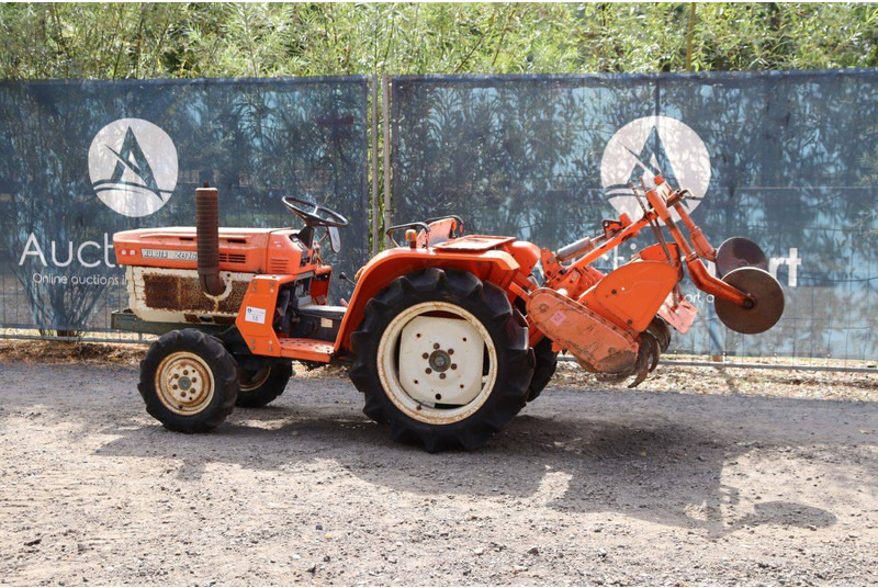 Kubota ZB1600 - Farm tractor: picture 3 Kubota ZB1600 - Farm tractor: picture 3