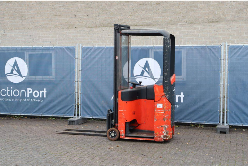 Linde E10 - Reach truck: picture 3 Linde E10 - Reach truck: picture 3