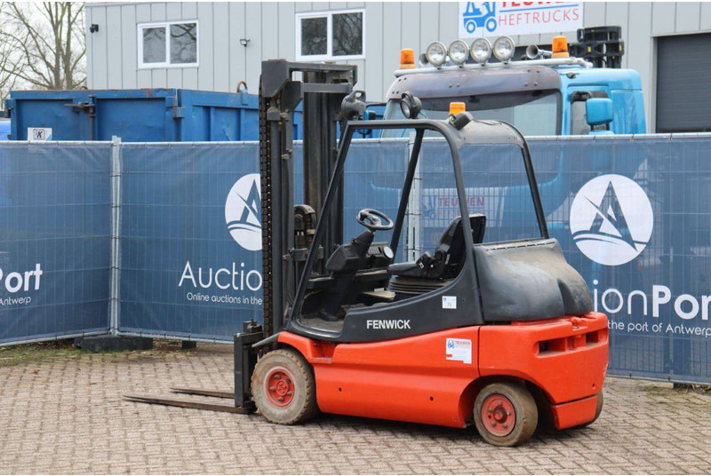Linde E30-01 - Electric forklift: picture 3 Linde E30-01 - Electric forklift: picture 3