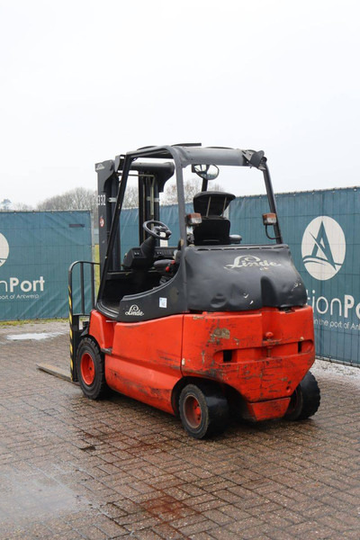Linde E30/03/600 - Electric forklift: picture 4 Linde E30/03/600 - Electric forklift: picture 4