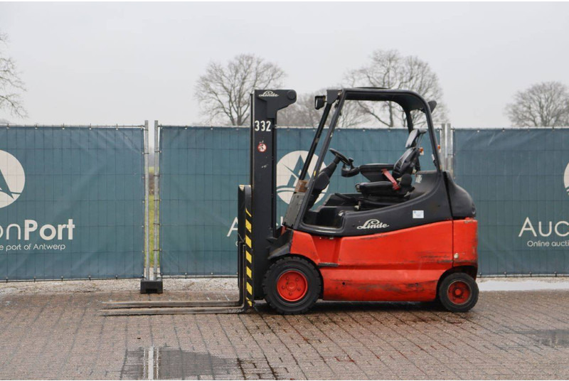 Linde E30/03/600 - Electric forklift: picture 1 Linde E30/03/600 - Electric forklift: picture 1