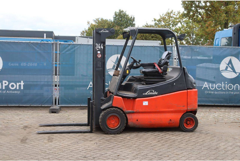 Linde E30/03 - Electric forklift: picture 1 Linde E30/03 - Electric forklift: picture 1