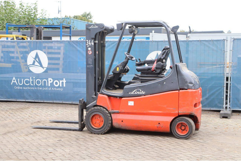 Linde E30/03 - Electric forklift: picture 3 Linde E30/03 - Electric forklift: picture 3