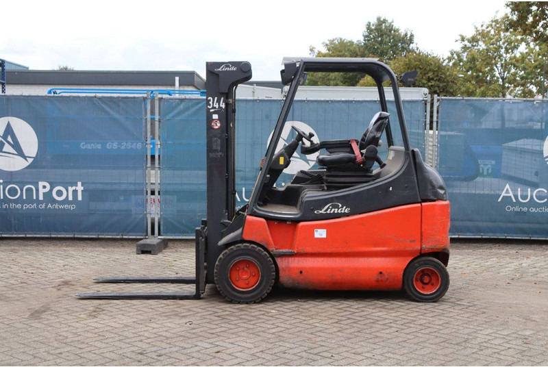 Linde E30/03 - Electric forklift: picture 2 Linde E30/03 - Electric forklift: picture 2