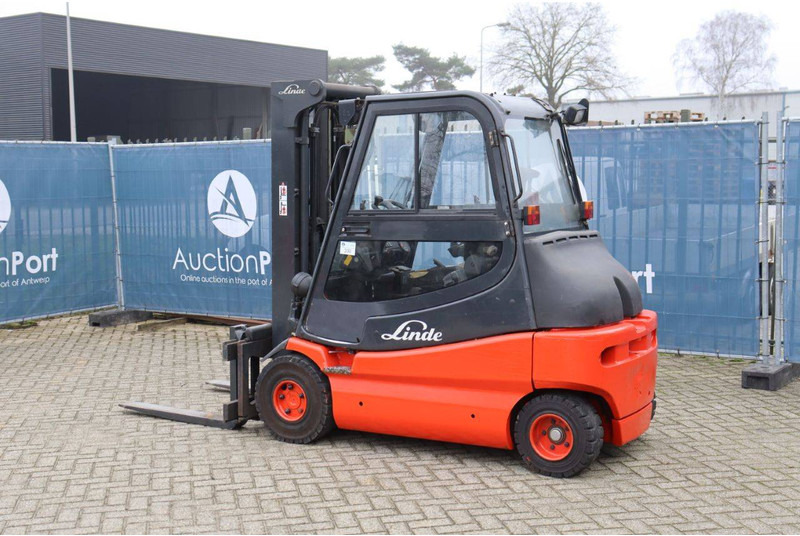Linde E30/03 - Electric forklift: picture 4 Linde E30/03 - Electric forklift: picture 4
