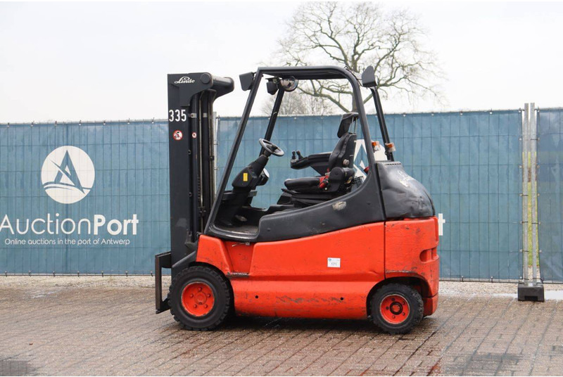 Linde E30 - Electric forklift: picture 3 Linde E30 - Electric forklift: picture 3
