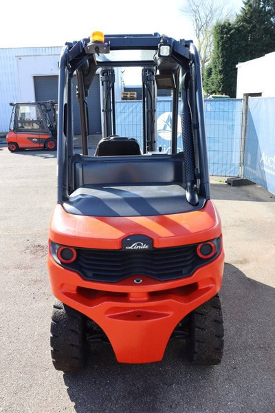Linde H35D-01 - Diesel forklift: picture 4 Linde H35D-01 - Diesel forklift: picture 4