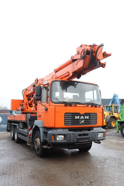MAN 26.364 6x4 - Crane truck: picture 5 MAN 26.364 6x4 - Crane truck: picture 5