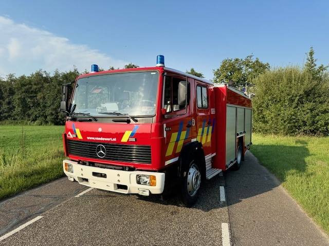 Mercedes-Benz 1124 - Fire truck: picture 1 Mercedes-Benz 1124 - Fire truck: picture 1
