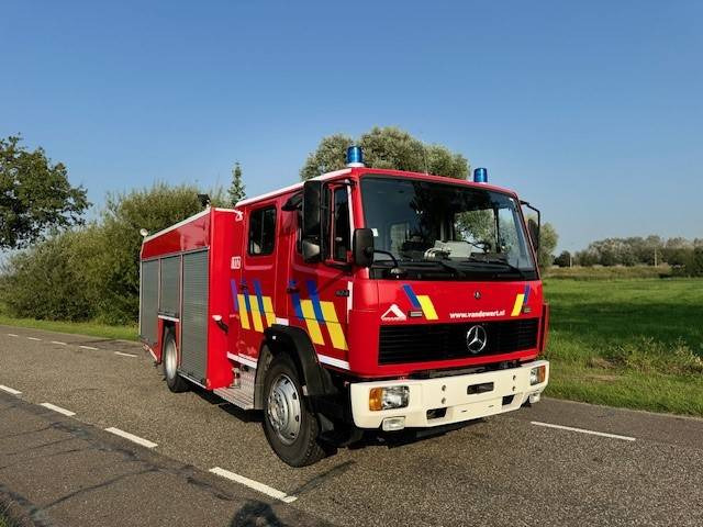 Mercedes-Benz 1124 - Fire truck: picture 3 Mercedes-Benz 1124 - Fire truck: picture 3