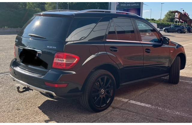 Mercedes-Benz M-Klasse ML 350 CDI BLUETEС - Sedan: picture 3 Mercedes-Benz M-Klasse ML 350 CDI BLUETEС - Sedan: picture 3