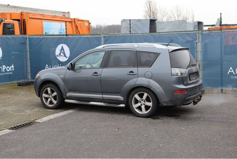 Mitsubishi Outlander - Sedan: picture 4 Mitsubishi Outlander - Sedan: picture 4