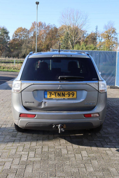 Mitsubishi Outlander PHEV - SUV: picture 5 Mitsubishi Outlander PHEV - SUV: picture 5