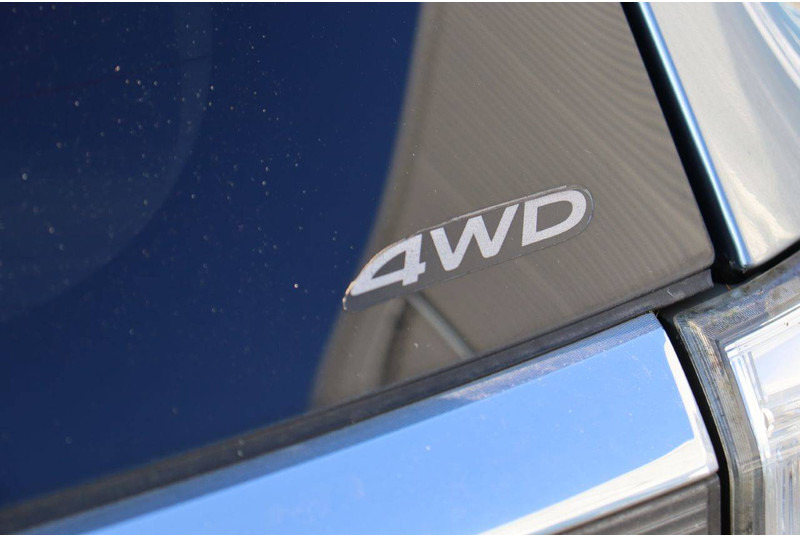 SUV Mitsubishi Outlander PHEV: picture 20