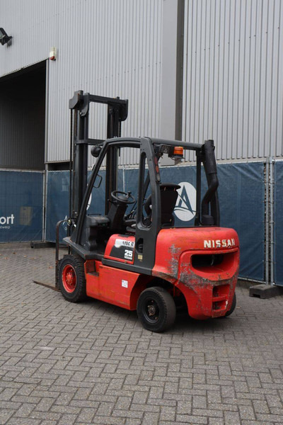 Nissan FD02A25Q - Diesel forklift: picture 4 Nissan FD02A25Q - Diesel forklift: picture 4