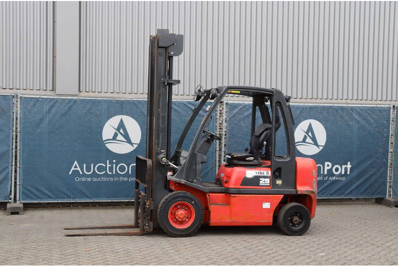 Nissan FD02A25Q - Diesel forklift: picture 1 Nissan FD02A25Q - Diesel forklift: picture 1