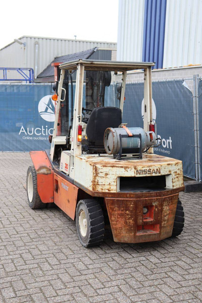 Nissan RHG02 A 30U - LPG forklift: picture 4 Nissan RHG02 A 30U - LPG forklift: picture 4