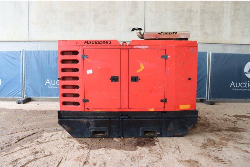 SDMO R110 - Generator set: picture 2 SDMO R110 - Generator set: picture 2