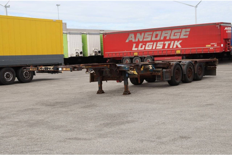 Schmitz Cargobull SGF*S3 - Chassis semi-trailer: picture 2 Schmitz Cargobull SGF*S3 - Chassis semi-trailer: picture 2