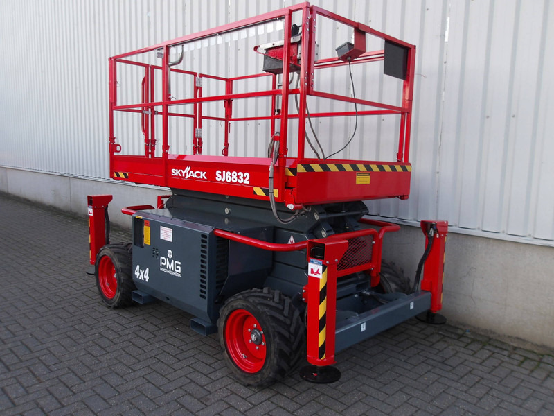 Skyjack SJ6832RT - Scissor lift: picture 2 Skyjack SJ6832RT - Scissor lift: picture 2