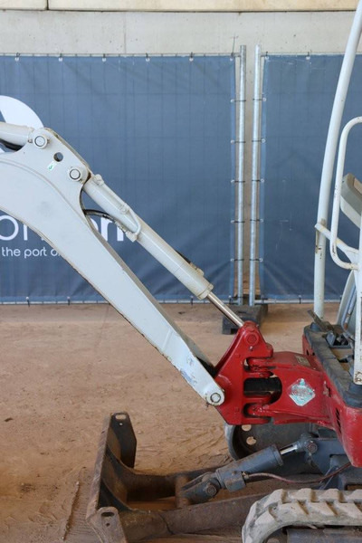 Mini excavator Takeuchi TB216: picture 12