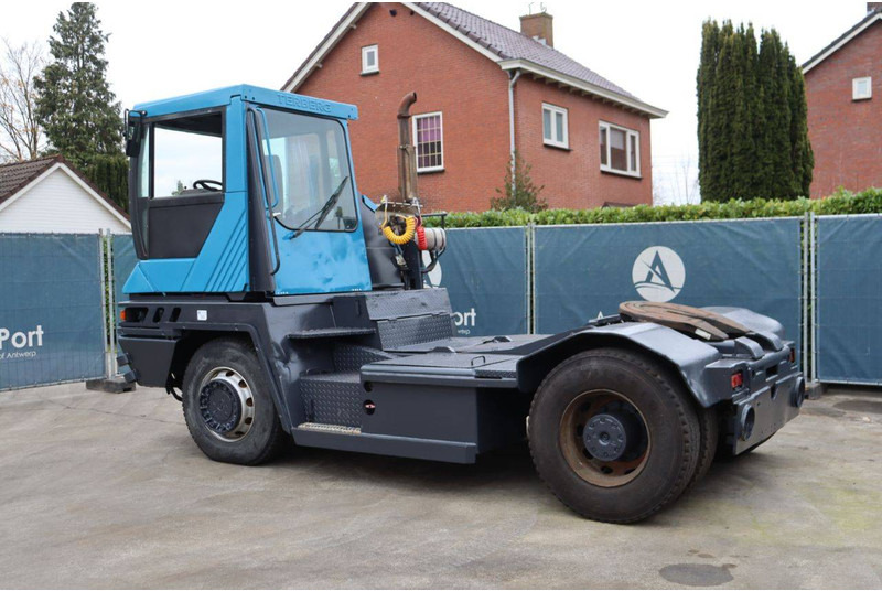 Terberg RT222 - Terminal tractor: picture 4 Terberg RT222 - Terminal tractor: picture 4