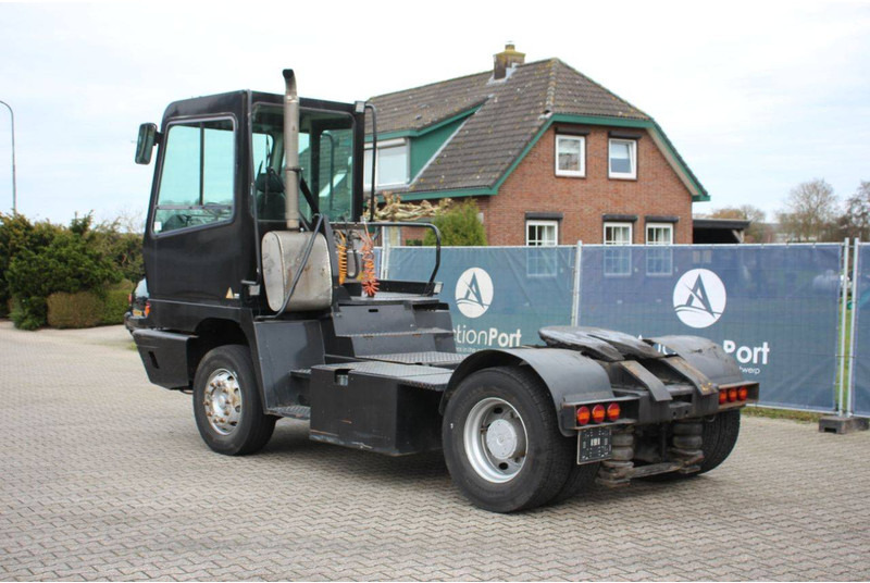 Terberg YT182 - Terminal tractor: picture 3 Terberg YT182 - Terminal tractor: picture 3