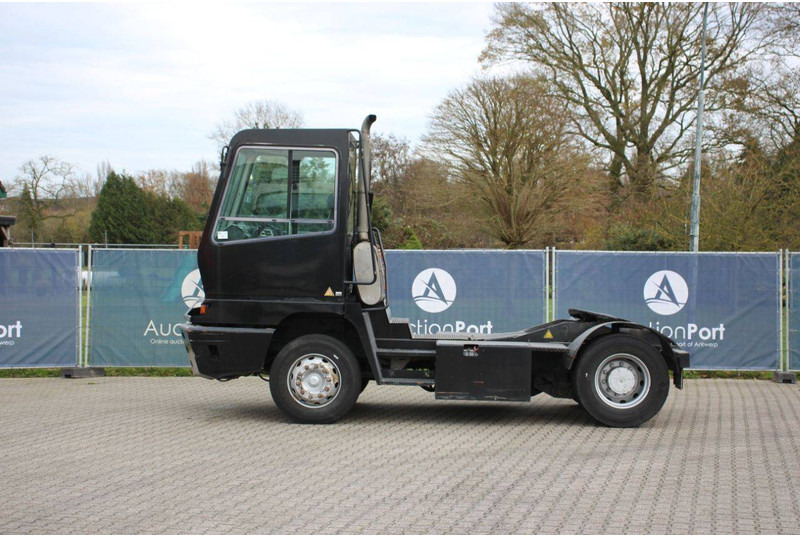 Terberg YT182 - Terminal tractor: picture 2 Terberg YT182 - Terminal tractor: picture 2