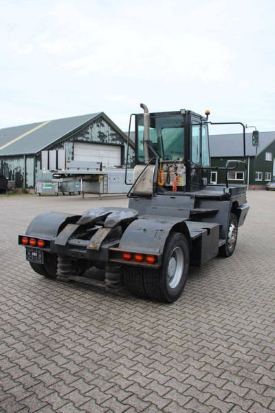 Terberg YT182 - Terminal tractor: picture 5 Terberg YT182 - Terminal tractor: picture 5
