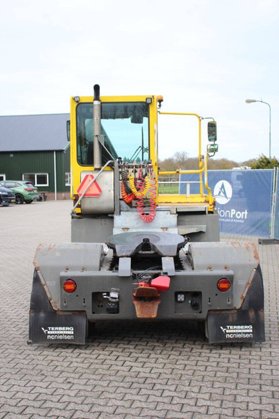 Terberg YT182 - Terminal tractor: picture 4 Terberg YT182 - Terminal tractor: picture 4