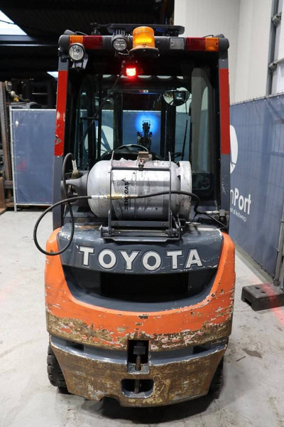 Toyota 02-8FGF18 - LPG forklift: picture 4 Toyota 02-8FGF18 - LPG forklift: picture 4