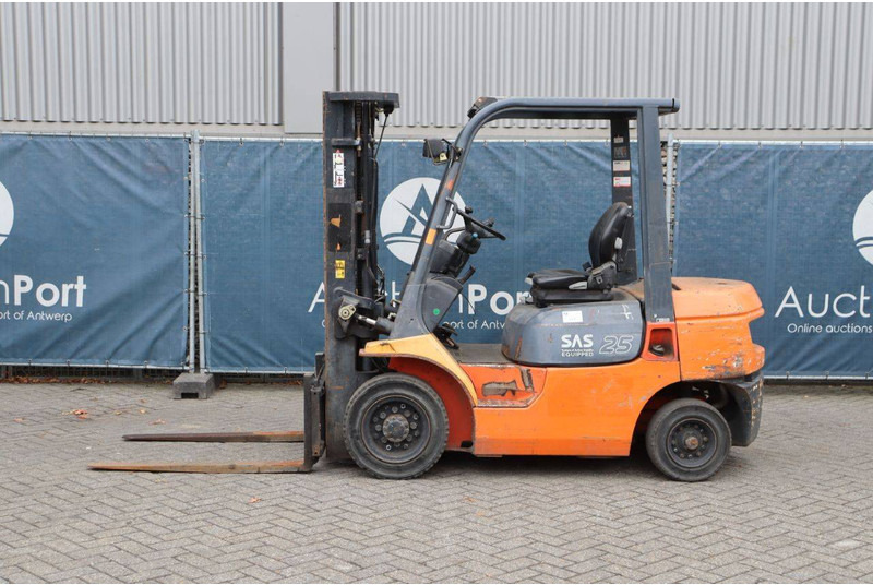 Toyota 62-7FDF25 - Diesel forklift: picture 2 Toyota 62-7FDF25 - Diesel forklift: picture 2
