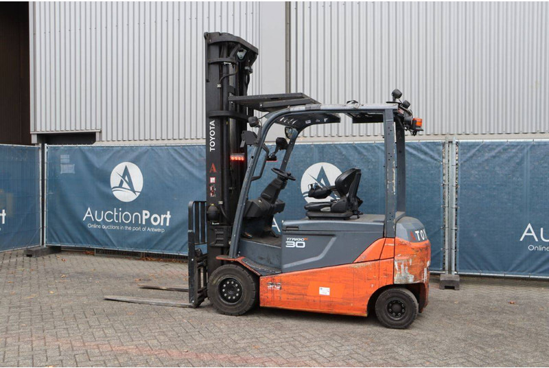 Toyota 8FBMT30 - Electric forklift: picture 3 Toyota 8FBMT30 - Electric forklift: picture 3