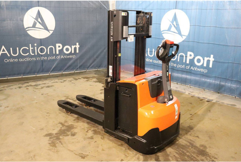 Toyota SWE200D - Stacker: picture 3 Toyota SWE200D - Stacker: picture 3
