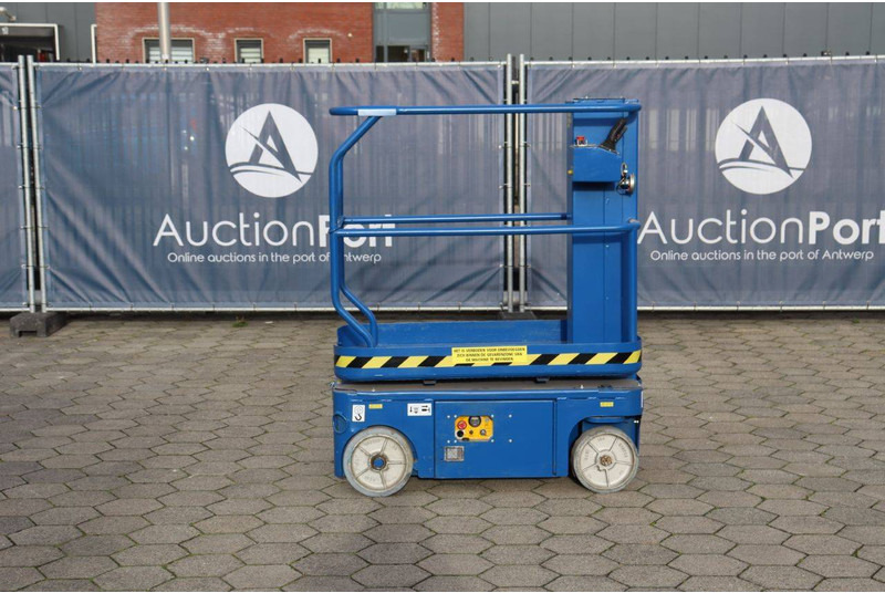 UpRight TM-12 - Aerial platform: picture 2 UpRight TM-12 - Aerial platform: picture 2
