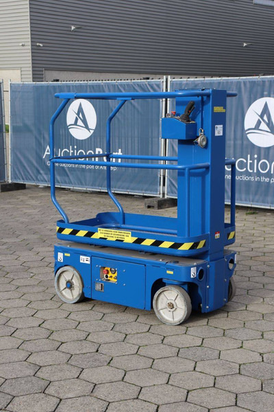 UpRight TM-12 - Aerial platform: picture 4 UpRight TM-12 - Aerial platform: picture 4