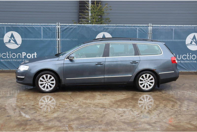 Volkswagen Passat - Car: picture 2 Volkswagen Passat - Car: picture 2