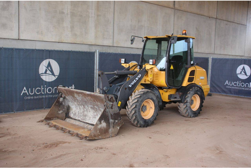 Wheel loader Volvo L25F-P: picture 8