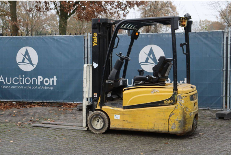 Yale ERP18VT LWB E2136 - Electric forklift: picture 3 Yale ERP18VT LWB E2136 - Electric forklift: picture 3