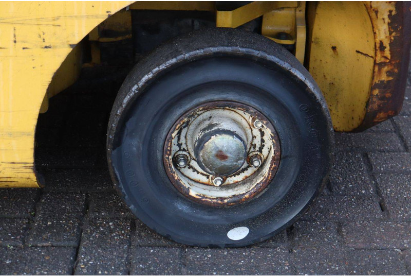 Diesel forklift Yale GFP25VX V3820: picture 15