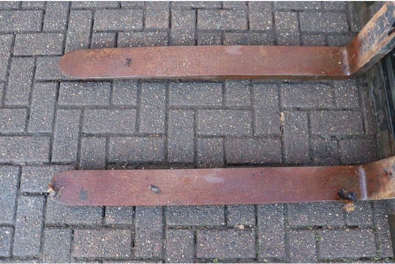 Diesel forklift Yale GFP25VX V3820: picture 11