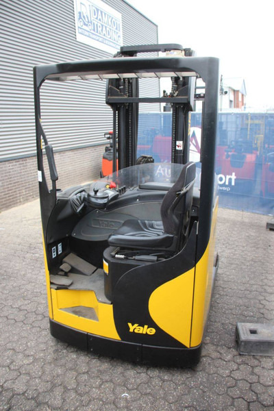 Yale MR16 - Reach truck: picture 5 Yale MR16 - Reach truck: picture 5