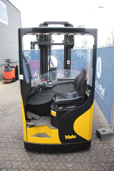 Yale MR16 - Reach truck: picture 4 Yale MR16 - Reach truck: picture 4