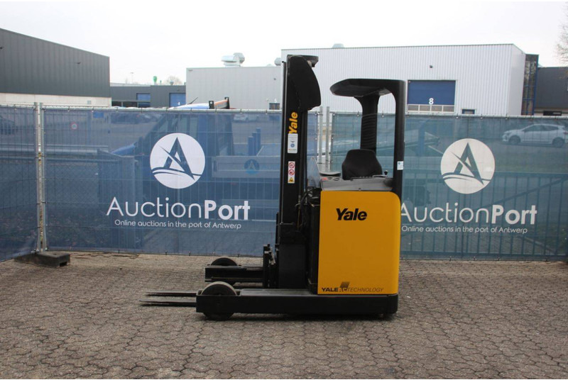 Yale MR16 - Reach truck: picture 2 Yale MR16 - Reach truck: picture 2
