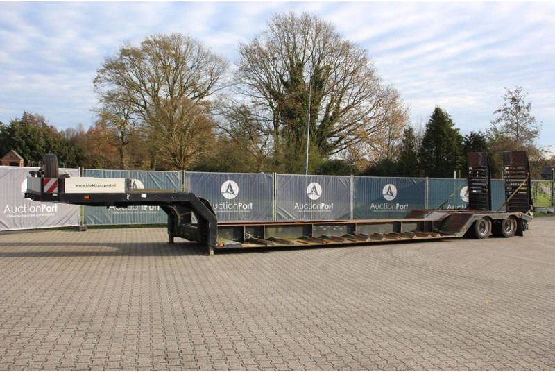 Lako SDT230 - Low loader semi-trailer: picture 1 Lako SDT230 - Low loader semi-trailer: picture 1