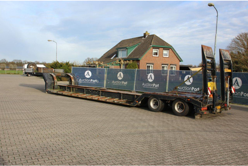 Lako SDT230 - Low loader semi-trailer: picture 3 Lako SDT230 - Low loader semi-trailer: picture 3